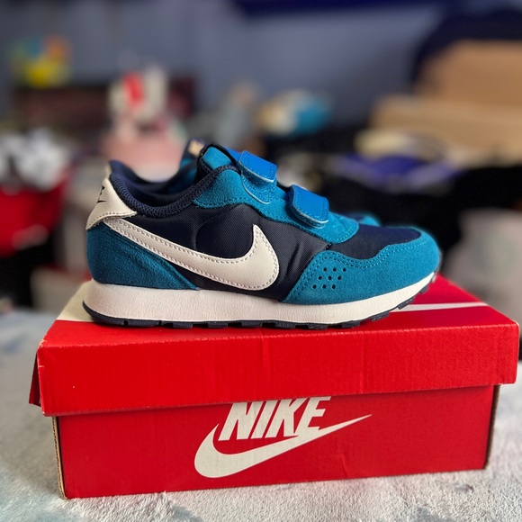 Nike MD VALIANT (PSV) MIDNIGHT NAVY/WHITE - Picture 6 of 6